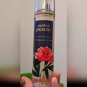 NWOT Perfect Peony body spray by Bath & Body Works